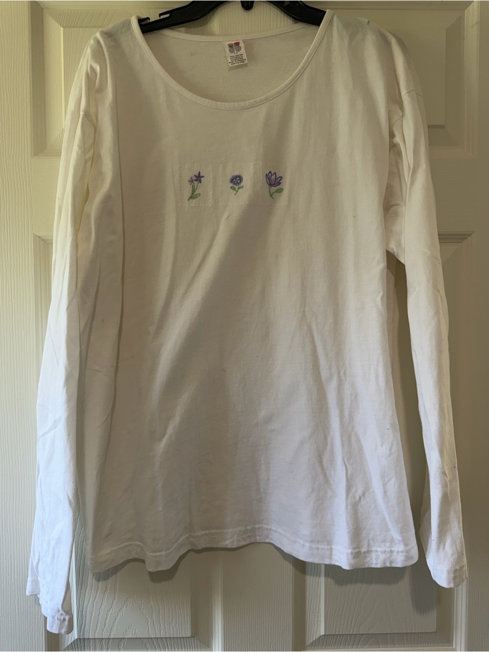 Women’s White Long-Sleeve Tee with Purple Floral Embroidery vintage
